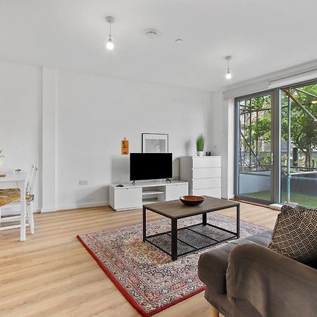 Centrally Located - Modern - 2Bed - 2Bath Apartment Londres Extérieur photo