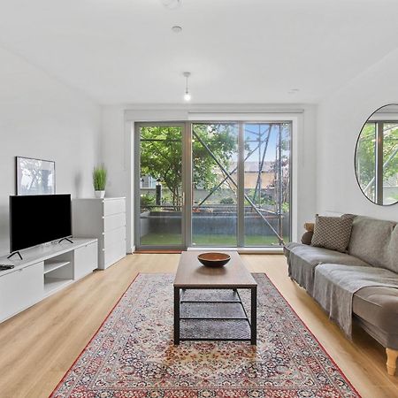 Centrally Located - Modern - 2Bed - 2Bath Apartment Londres Extérieur photo