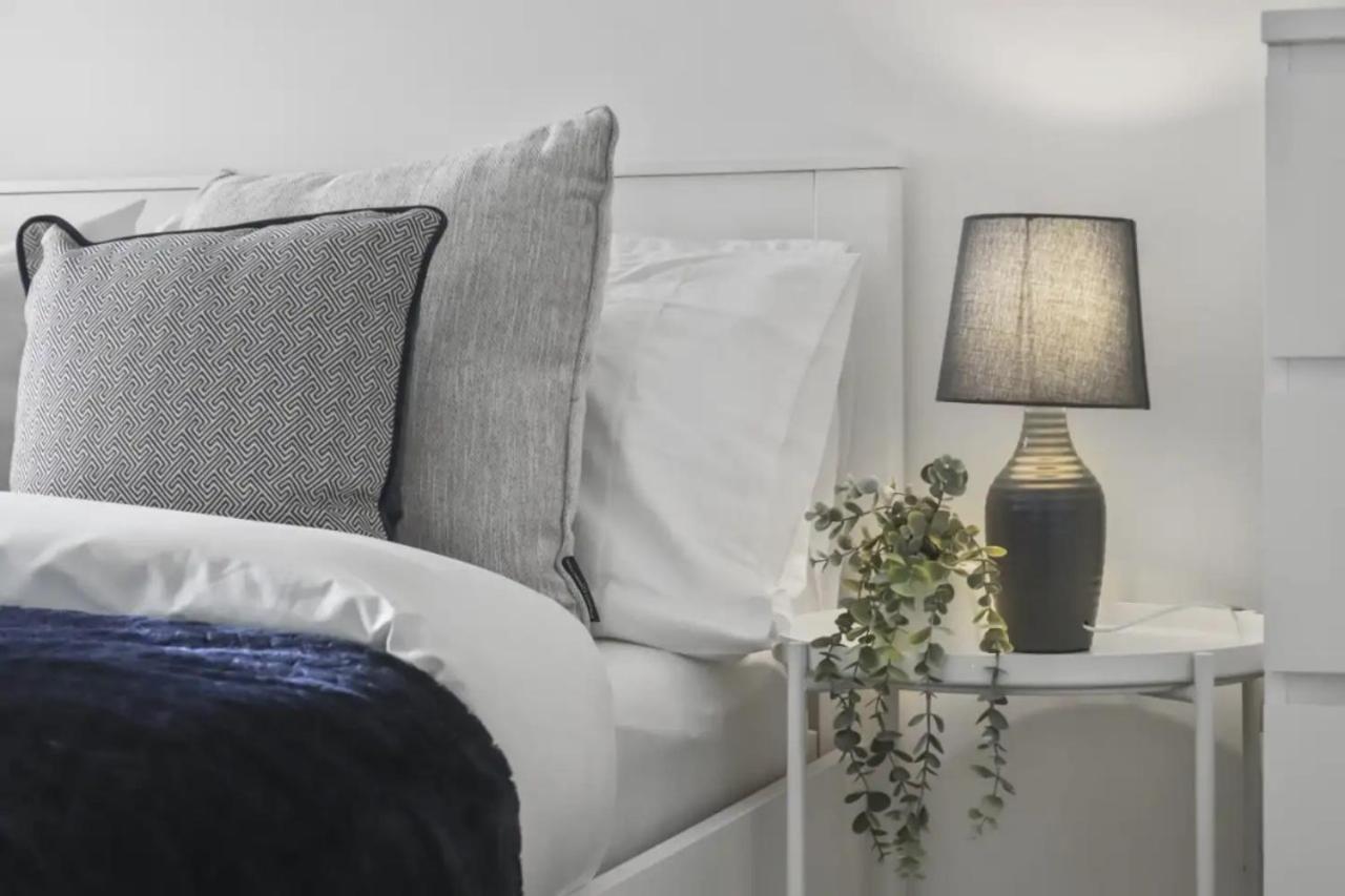 Centrally Located - Modern - 2Bed - 2Bath Apartment Londres Extérieur photo