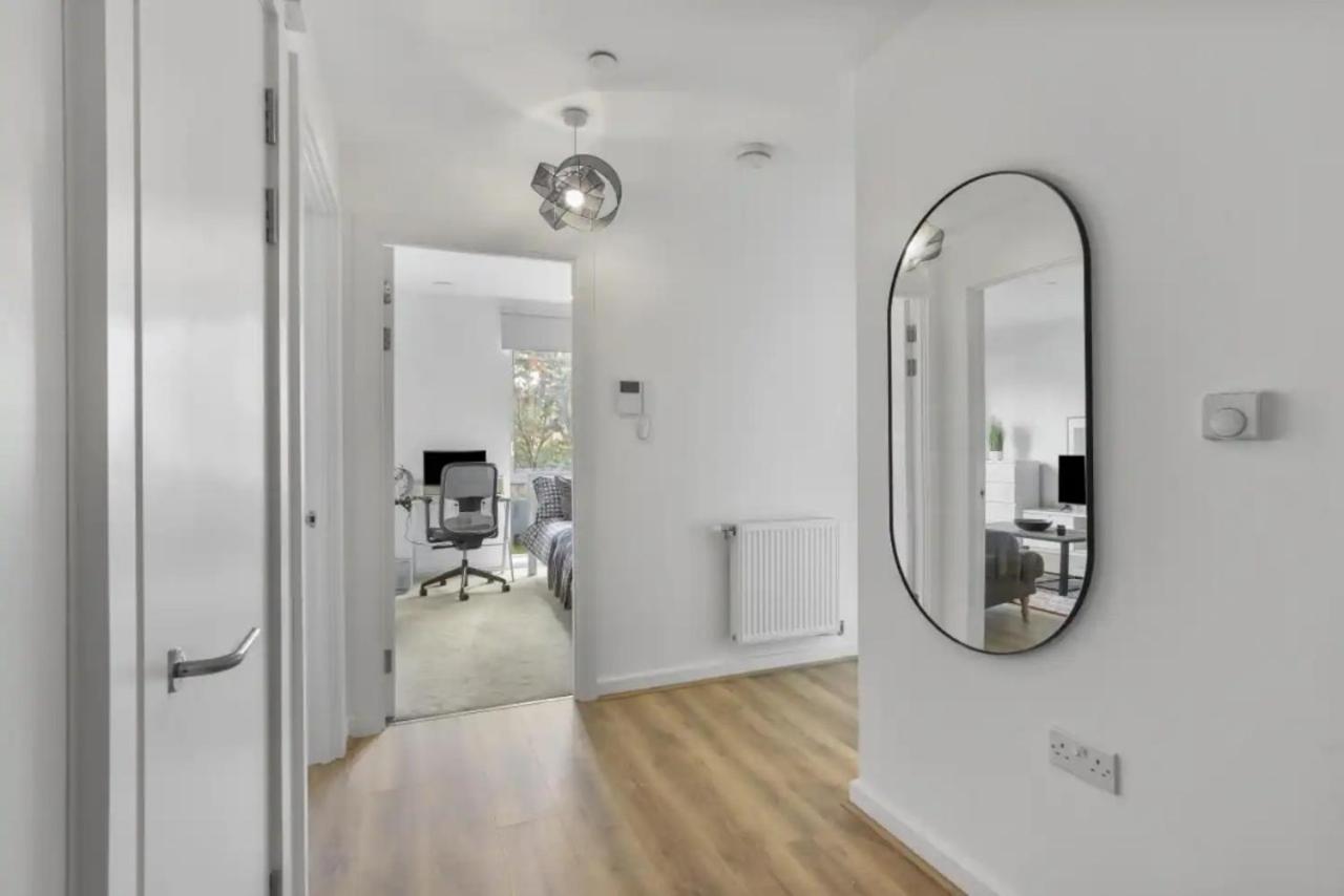 Centrally Located - Modern - 2Bed - 2Bath Apartment Londres Extérieur photo
