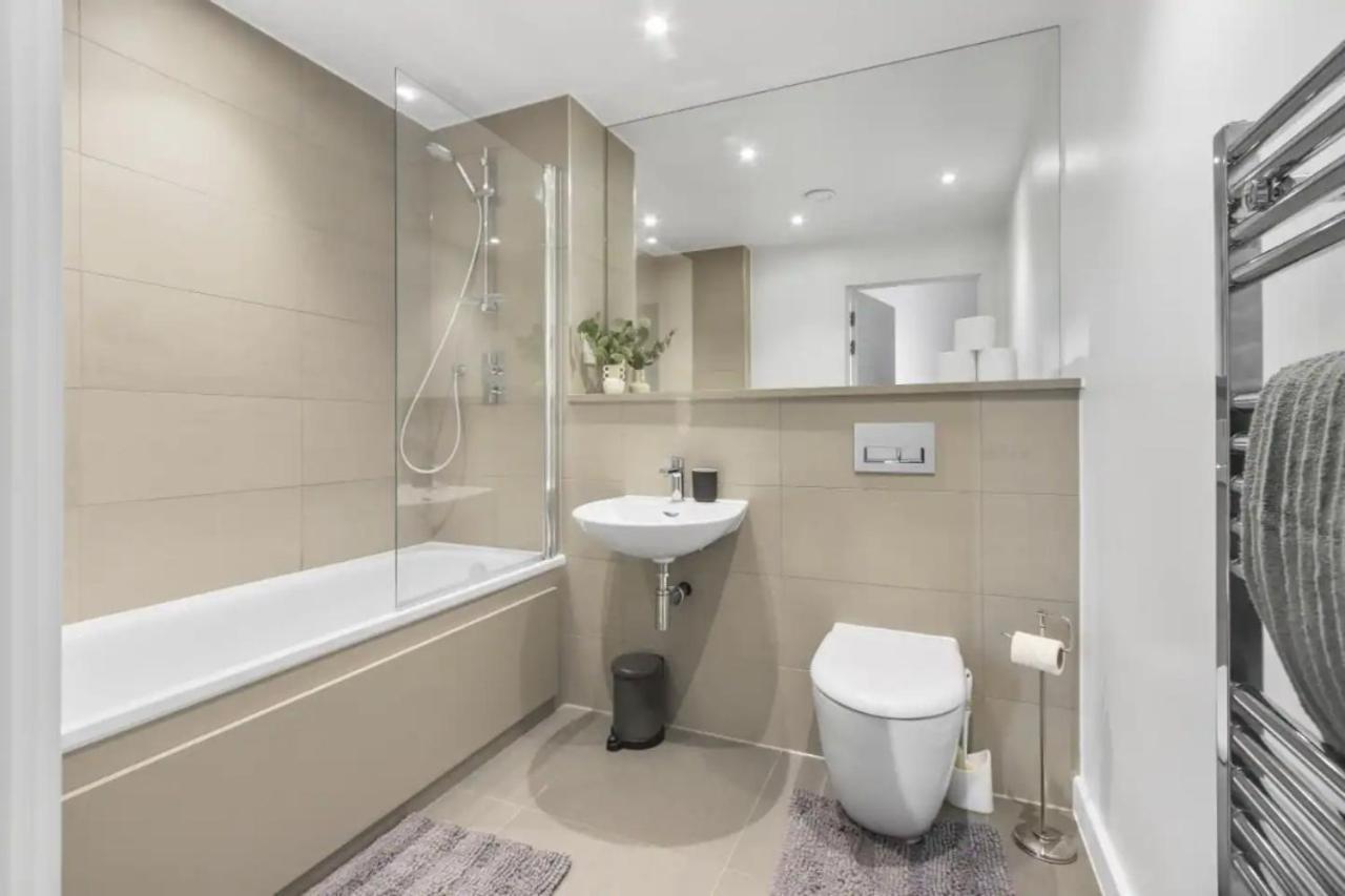 Centrally Located - Modern - 2Bed - 2Bath Apartment Londres Extérieur photo