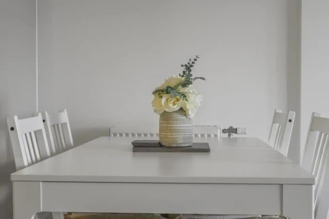 Centrally Located - Modern - 2Bed - 2Bath Apartment Londres Extérieur photo