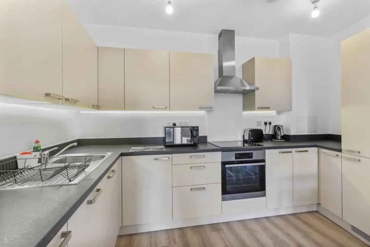 Centrally Located - Modern - 2Bed - 2Bath Apartment Londres Extérieur photo