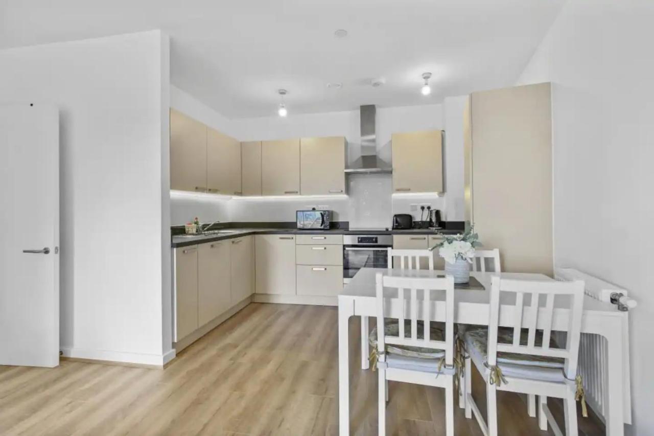 Centrally Located - Modern - 2Bed - 2Bath Apartment Londres Extérieur photo