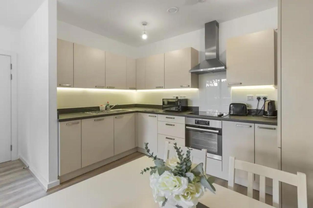 Centrally Located - Modern - 2Bed - 2Bath Apartment Londres Extérieur photo